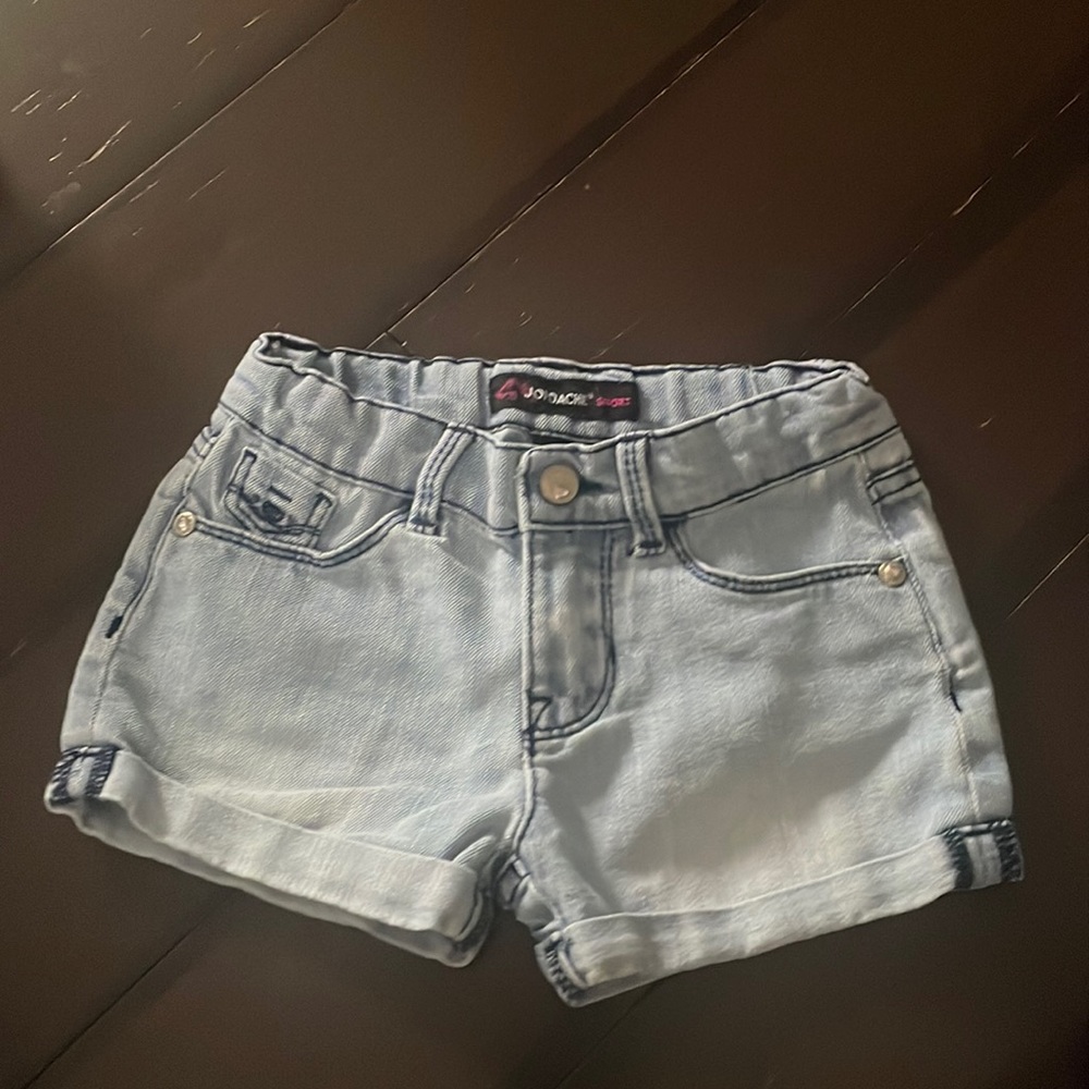Jordache shorts.